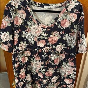 Michelle Mae Black and Pink Short Sleeve Blouse